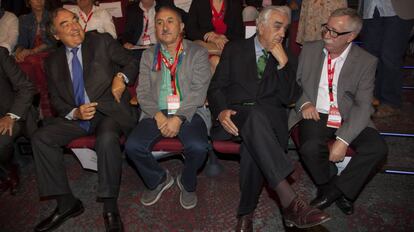 De izquierda a derecha: Juan Rosell, Pepe &Aacute;lvarez, Marcos Pe&ntilde;a e Ignacio Fern&aacute;ndez Toxo en el 11&ordm; Congreso de CC OO. 