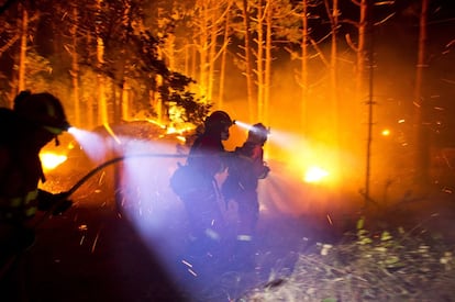 El fuego ha arrasado más de 1.000 hectáreas en esta zona de Carnota