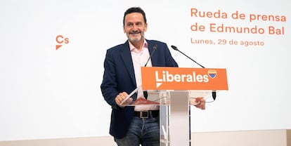 El portavoz de Ciudadanos, Edmundo Bal, en rueda de prensa, este lunes, en la sede del partido.