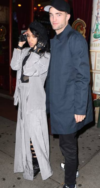 Robert Pattinson y FKA Twigs en Nueva York en 2014.