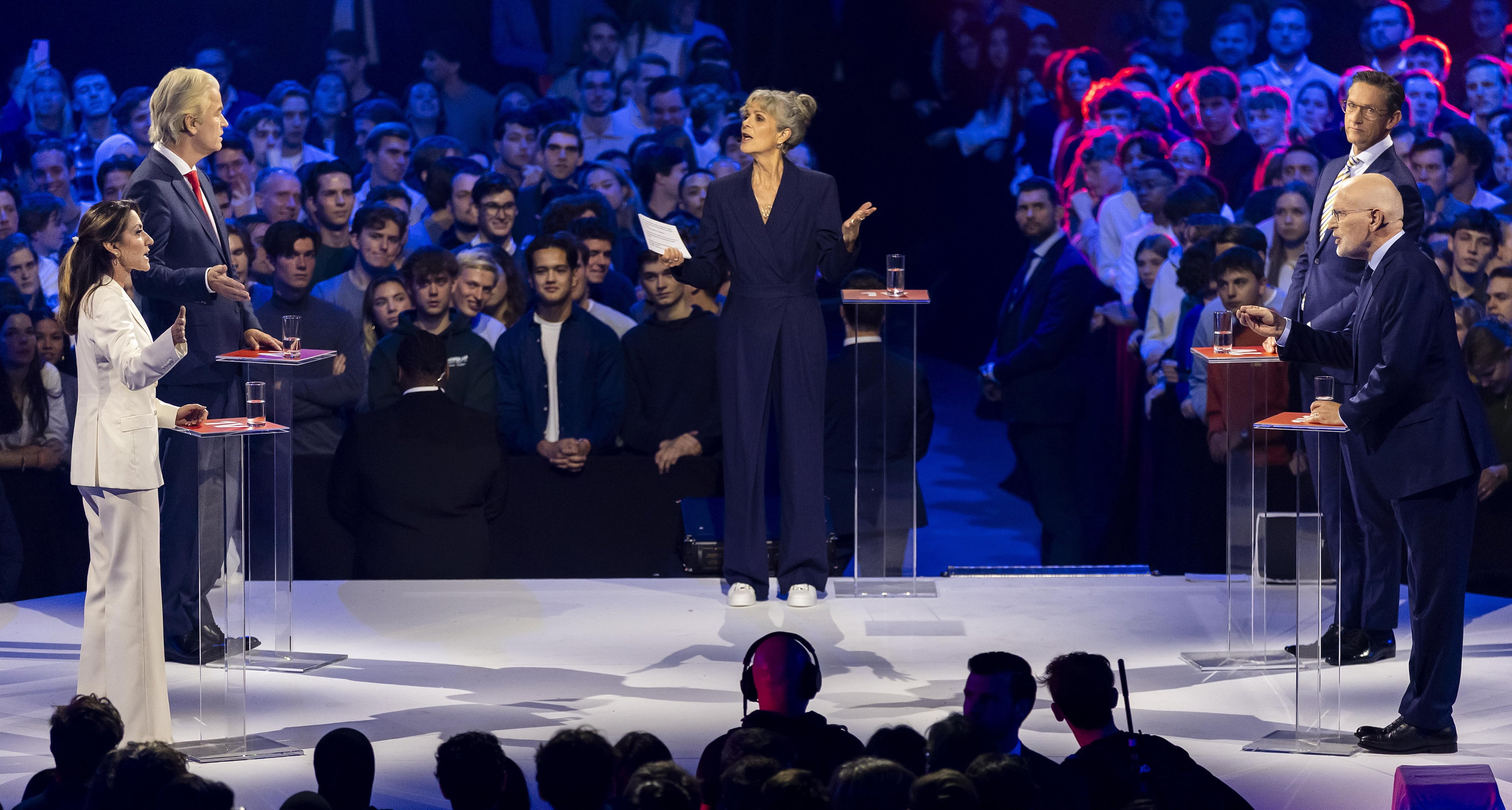 Los partidos de centro e izquierda endurecen su discurso migratorio en Países Bajos ante el empuje de los ultras en las elecciones de este miércoles