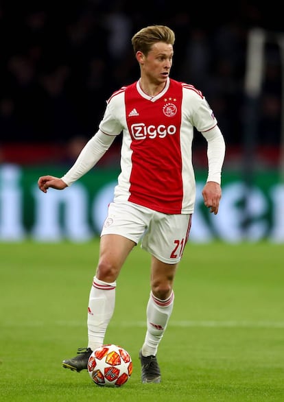 Frenkie de Jong in a game against Juventus.