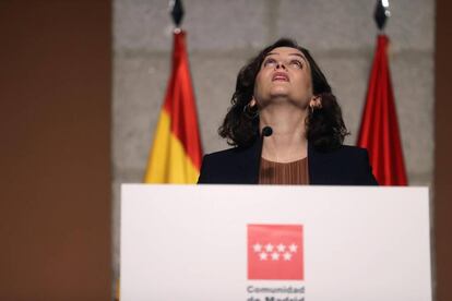 La presidenta madrileña, Isabel Díaz Ayuso, en la rueda de prensa para anunciar las restricciones de movilidad para hacer frente al coronavirus.