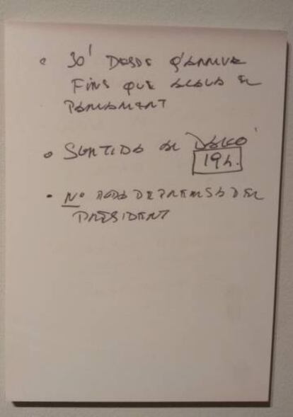 La última hoja del guion de Portabella para la llegada de Tarradellas en el que se puede leer: "Surtida al balcó 19 h."