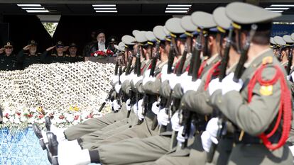 Desfile con motivo del Día Nacional del Ejército, este miércoles en Teherán.