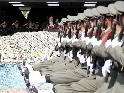 Desfile con motivo del Día Nacional del Ejército, este miércoles en Teherán.