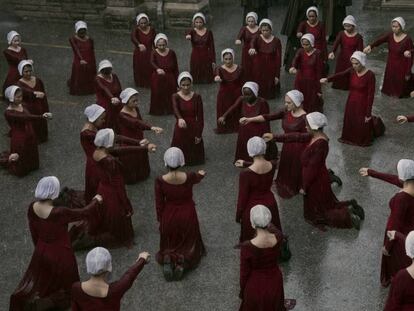 Escena de 'The Handmaid's Tale'.