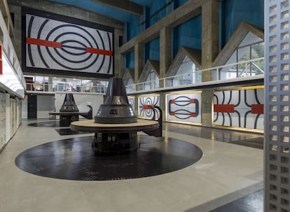 Integración artística en la central hidroeléctrica de Proaza (Asturias), 1964-1968.