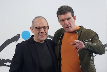 Antonio Banderas y Lluís Pasqual, en febrero del año pasado en Madrid.