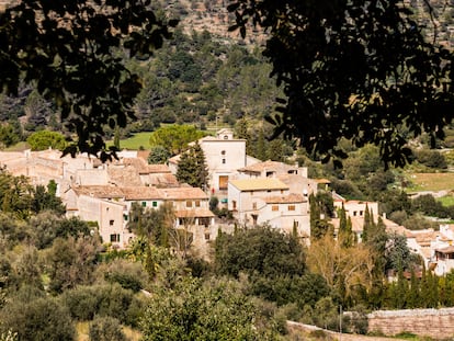 Pueblo de Orient en la Serra de Tramuntana (Mallorca)