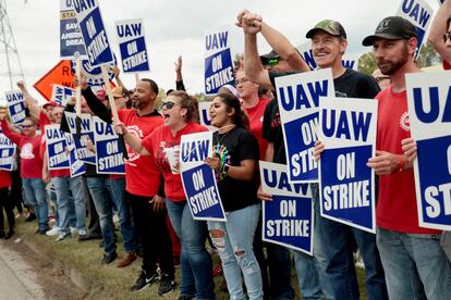 General Motors Lansing Delta Plant picket