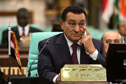 Hosni Mubarak, en la ceremonia de clausura de la cumbre de la Organización de la Conferencia Islámica en Riad.
