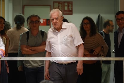 El líder de ERC en el Ayuntamiento de Barcelona, Ernest Maragall, a su llegada a la sede de ERC, el 4 de julio.