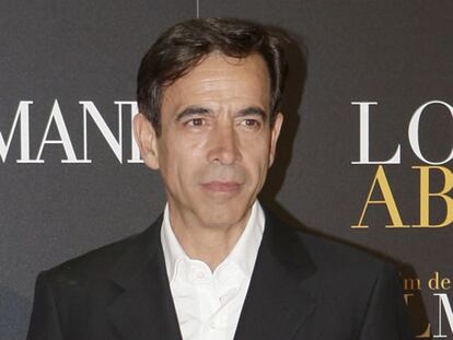 Los premios no paran de llegar para Imanol Arias y no sólo dentro de nuestras fronteras. El actor ha sido galardonado con el Premio Especial ACE 2009 de Televisión, que concede anualmente la Asociación de Cronistas de Espectáculos de Nueva York, "en reconocimiento a su admirable talento", puesto en evidencia durante su intervención en 'Cuéntame cómo pasó, que emite TVE desde hace 10 temporadas. El premio concedido por la Asamblea de la Comisión de Cine de la Asociación de Cronistas de Espectáculos de Nueva York se suma a la amplia lista que acumula el actor por su papel en la veterana serie de TVE. El pasado mes de febrero, recibió el TP de oro por novena vez.