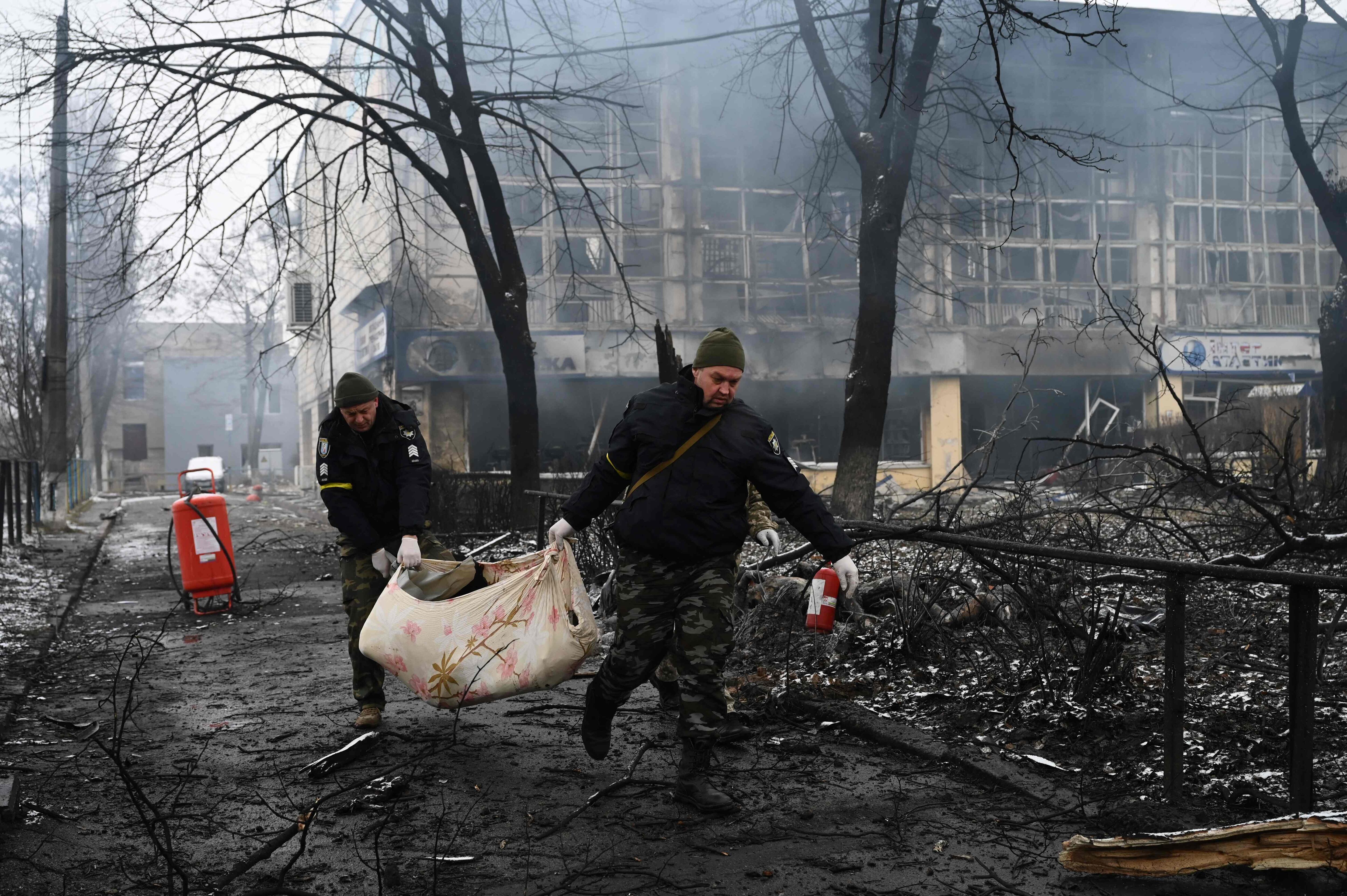 El 1 de marzo, la aviación rusa bombardeó la principal torre de televisión de Kiev. Murieron cinco personas en el ataque. El fotógrafo griego Aris Messinis, que ha retratado numerosos escenarios bélicos y crisis migratorias, está trabajando en Ucrania desde el 17 de febrero.