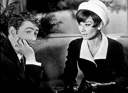 Peter O'Toole y Audrey Hepburn, en una escena de la película 'Cómo robar un millón y...', de William Wyler.