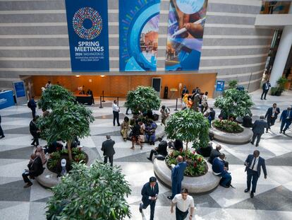 El atrio de la sede del Fondo Monetario Internacional, en Washington, este martes.