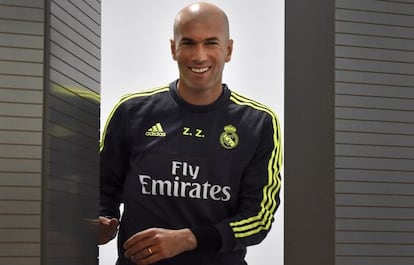 La sonrisa de Zidane en su primera rueda de prensa en Valdebebas. 