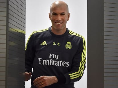 La sonrisa de Zidane en su primera rueda de prensa en Valdebebas. 