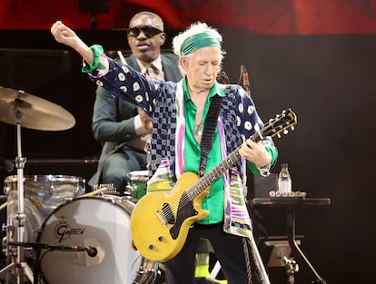 Keith Richards of The Rolling Stones performs during the final night of the Hackney Diamonds '24 tour at Thunder Ridge Nature Arena on July 21, 2024 in Ridgedale, Missouri.