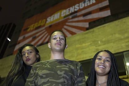 Evair Maciel y sus amigas en uno de los conciertos inaugurales del festival, este viernes en São Paulo.