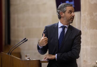 El consejero de Hacienda, Juan Bravo, durante su comparecencia en el Parlamento andaluz donde se ha aprobado la nueva ley de Tributos Cedidos.