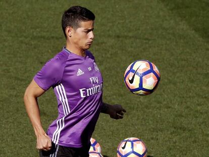 James Rodríguez, durante um treino do Madri.