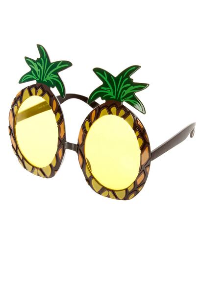 Gafas con forma de piña de Asos Collection. Precio: 16,14 euros