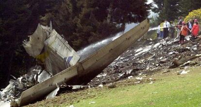 El avión militar ucranio Yakolev 42 en el que regresaban de Afganistán 62 militares españoles, estrellado cerca de Trebisonda.