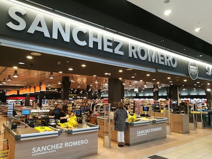 Interior de la tienda de Sánchez Romero situada en el centro comercial Moraleja Green de Alcobendas (Madrid).