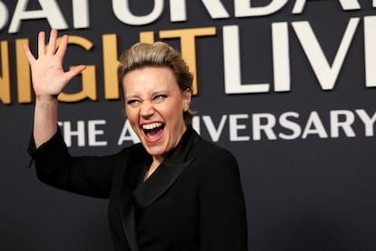 La actriz Kate McKinnon (Nueva York, 41 años) también apareció en el 'sketch' debut de Meryl Streep. Dio vida a la fumadora empedernida Colleen Rafferty, una mujer que fue abducida por extraterrestres, un personaje recurrente del 'show'.