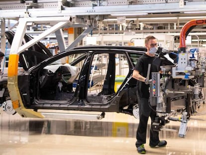 Trabajadores en la fábrica de Seat en Martorell (Barcelona). 
 