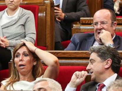 Alicia Sánchez-Camacho, Enric Millo, Santi Rodríguez y en la fila de superior, Rafael Luna y Dolors López, en una sesión en el Parlament,