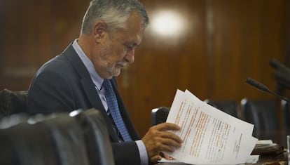 Jose Antonio Griñán, ante la comisión de los ERE en el Parlamento andaluz.