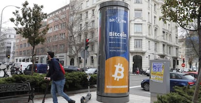 Campaña publicitaria de Bit2Me en Madrid.