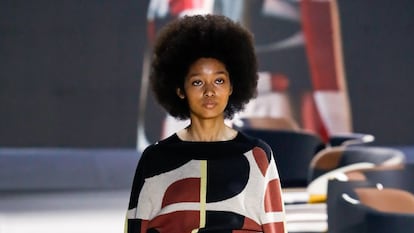 Pablo Erroz recurre al ikat mallorquín y al ‘NFC’ (el pasaporte de las prendas)