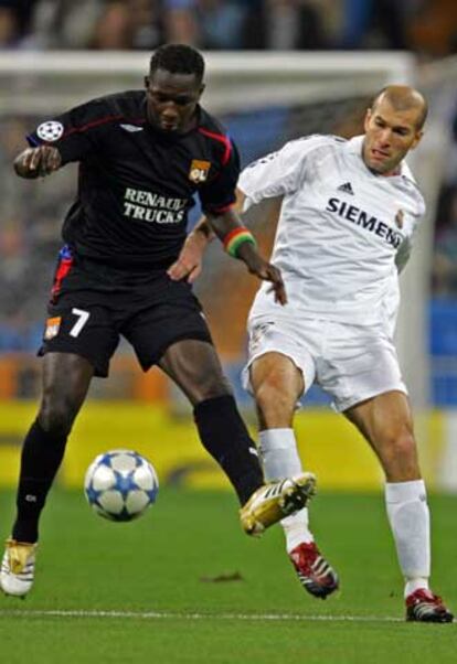 Diarra, durante un partido de <i>Champions</i> contra el Madrid.