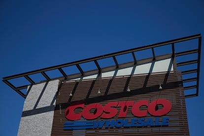 Exterior de un hipermercado de Costco en EE UU.