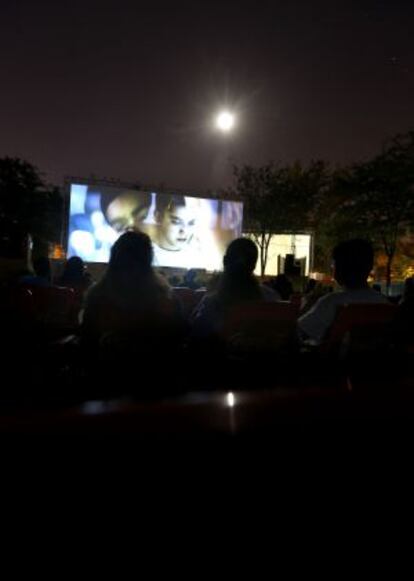 El cine de Verano del Parque de la Bombilla es un cl&aacute;sico que se remonta a 1984.