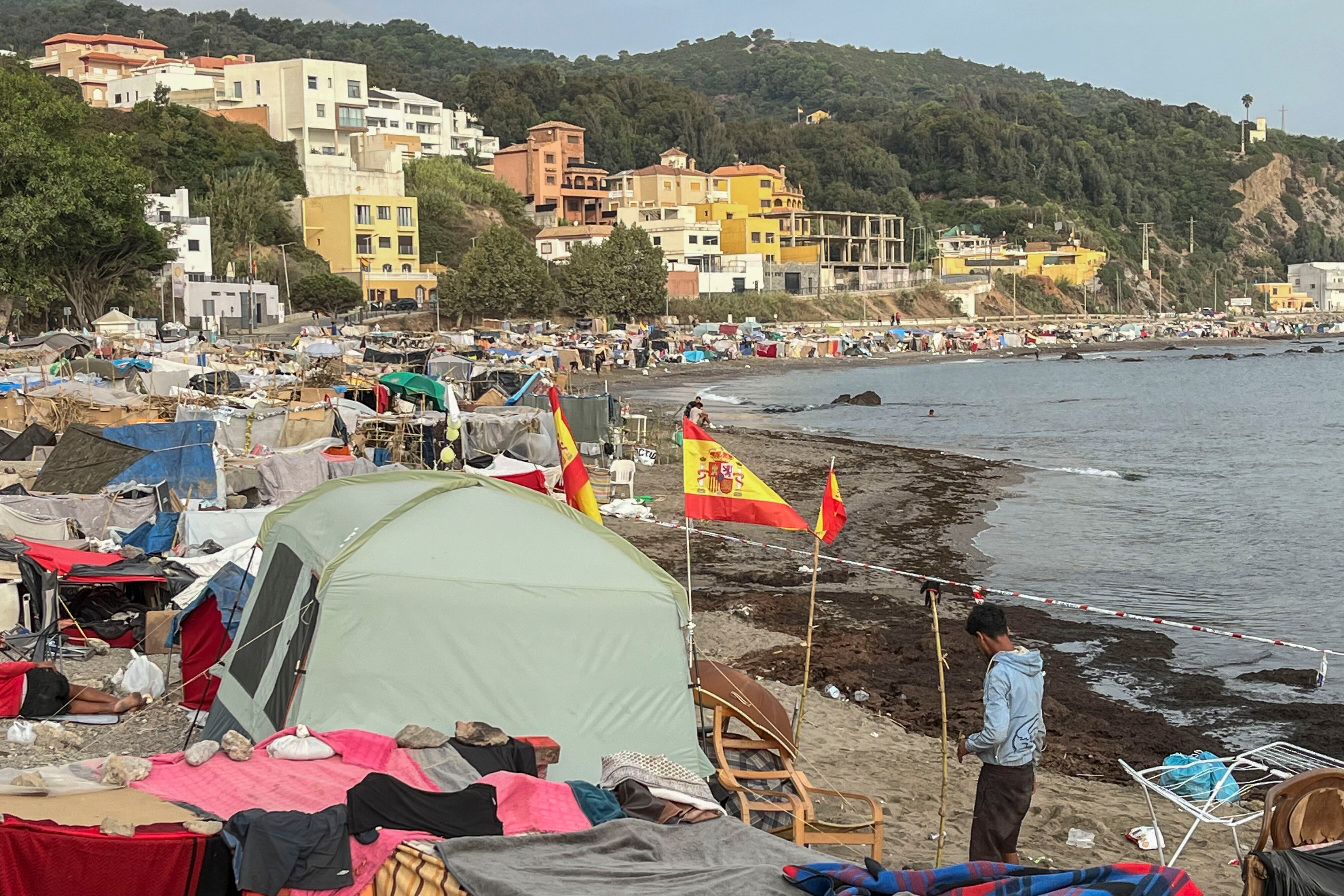 Última hora de la entrada de inmigrantes a Ceuta, en directo | Trump ve “triste” lo que pasa en Ceuta y dice que España no controla su frontera