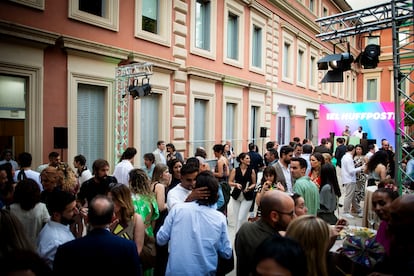Invitados, durante la fiesta del 13º aniversario del diario.
