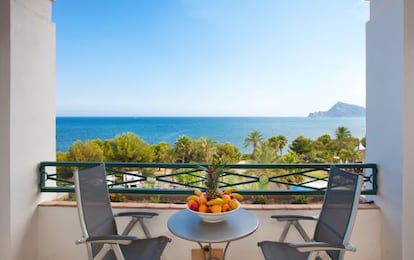 Vistas al mar desde una de las terrazas del hotel Villa Gadea, en Altea (Alicante)