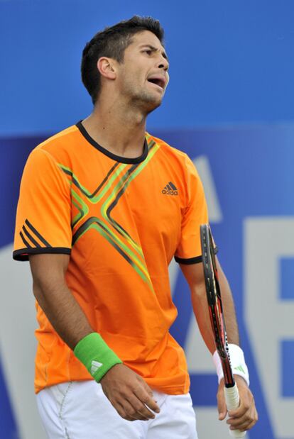 El tenista español Fernando Verdasco se lamenta tras un error durante el partido ante el estadounidense Roddick.