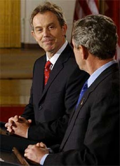 Blair y Bush, durante una rueda de prensa conjunta en la Casa Blanca.