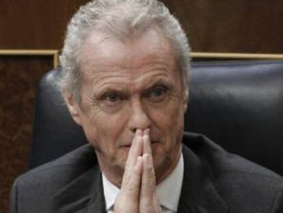 El ministro de Defensa, Pedro Morenés, antes de la solemne sesión de apertura de la X legislatura que presidieron los Reyes en el Congreso. EFE/Archivo