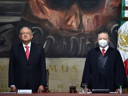 El presidente de México, Andrés Manuel López Obrador, y el ministro presidente de la SCJN, Arturo Zaldivar, durante una conferencia en la sede de la Corte.