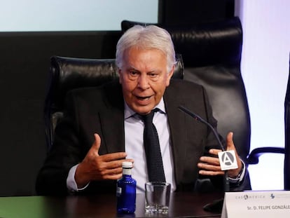 El expresidente del Gobierno Felipe González, el 24 de junio en un debate en Casa América, en Madrid. 