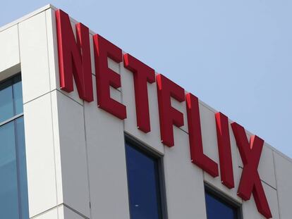 El logo de Netflix en las oficinas de la empresa en Hollywood (Los Ángeles).