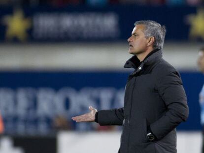 Mourinho gesticula durante el partido ante el Mallorca