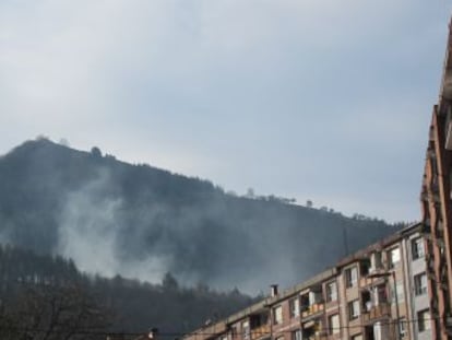 El Gobierno vasco mantiene la recomendación de cerrar ventanas pese al escaso riesgo de toxicidad